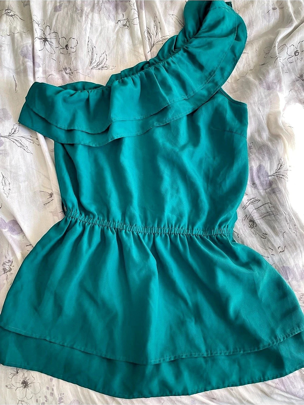 Forever 21 Ruffle Top in Blue Size Medium